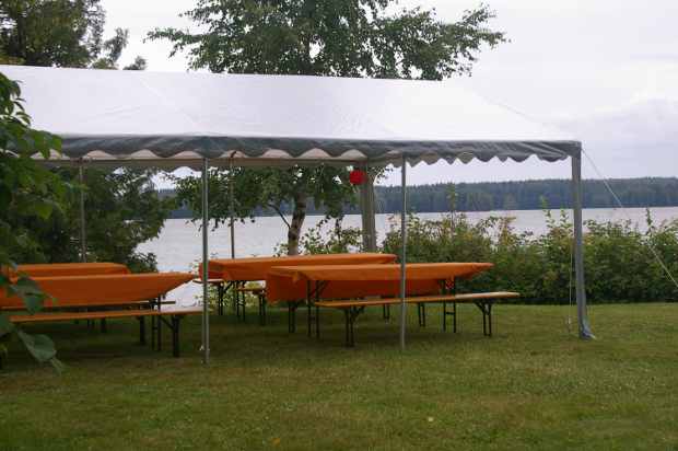 Marquee on the lakeside lawn in front of Järvelä main house